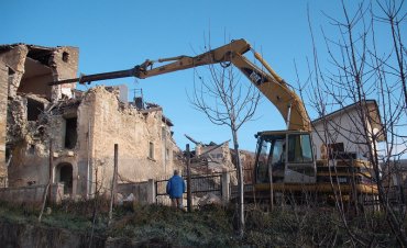 Demolizione fabbricato Abruzzo: Poggio Picenze